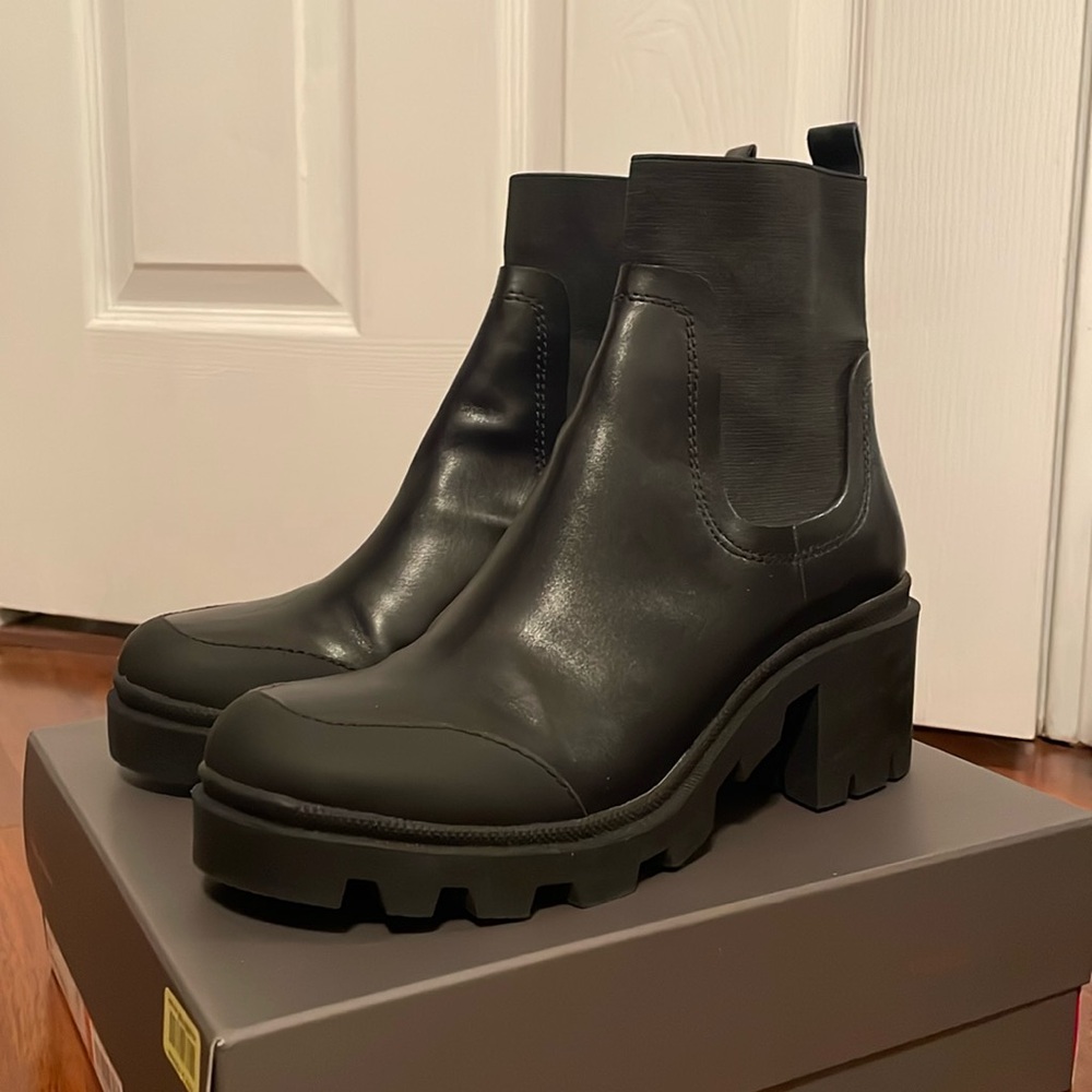 Steve Madden Hanna Lug Chelsea Black Boots